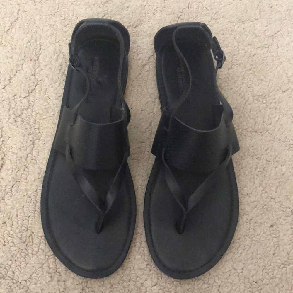 American Eagle black sandal